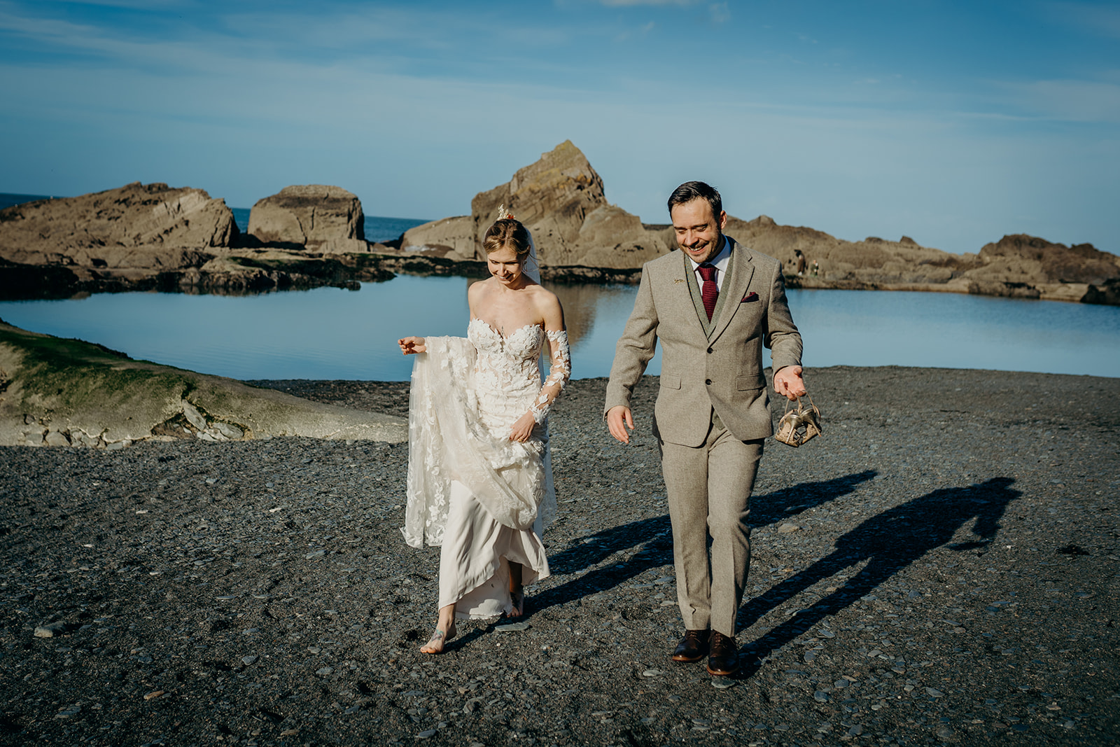 couples at tunnels beaches