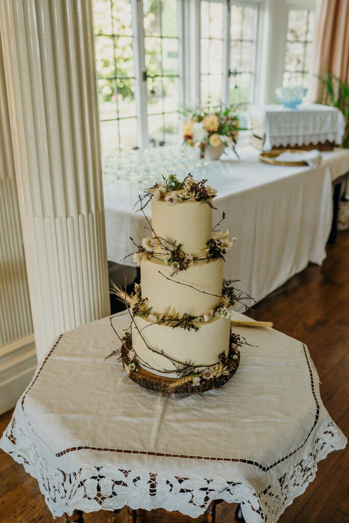 boo to a goose wedding cake